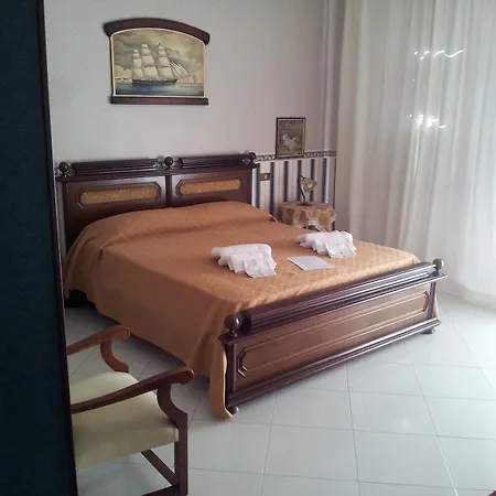 Dietro Il Politeama Bed and Breakfast