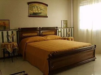 Bed and Breakfast Dietro Il Politeama 2*