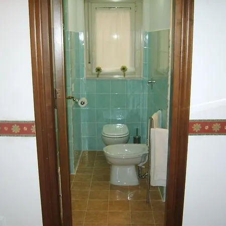 Dietro Il Politeama 2*