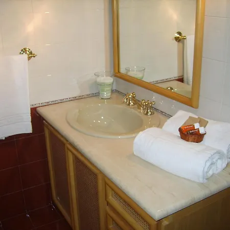Dietro Il Politeama 2* Palerme